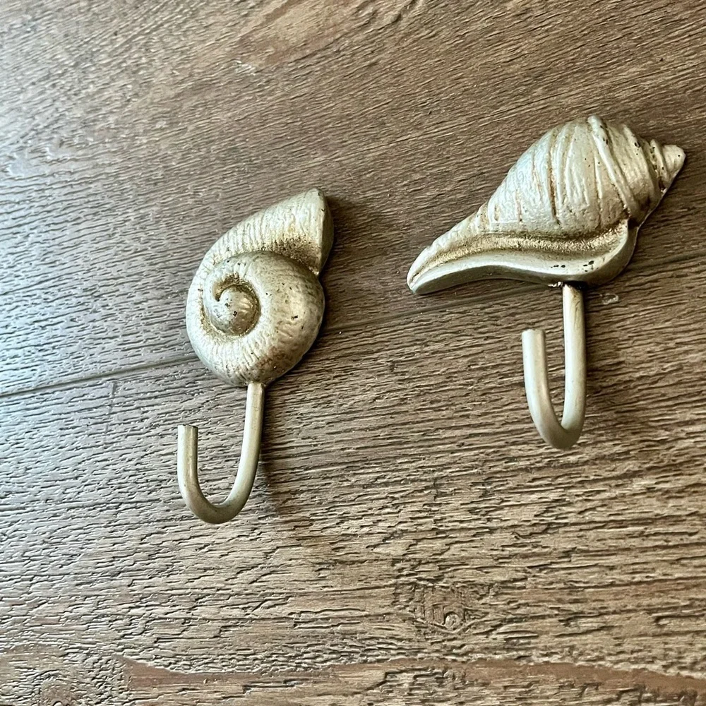 Nautical Shell Wall Hooks - metal